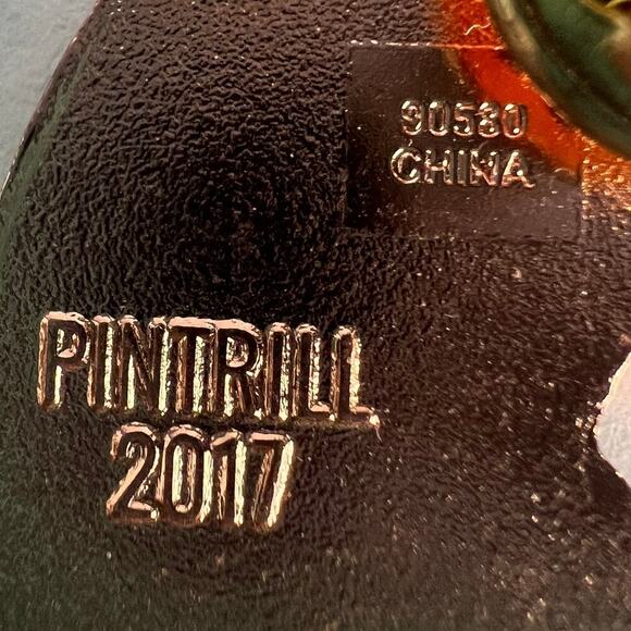 Pintrill 2017 Rainbow and Cloud Enamel Pin on Gold Tone Backing - Picture 4 of 5